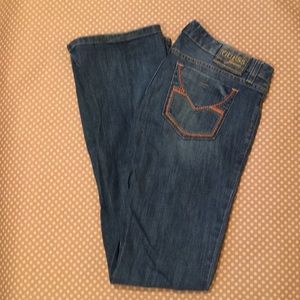 Guess denim jeans with back pocket embroidery!